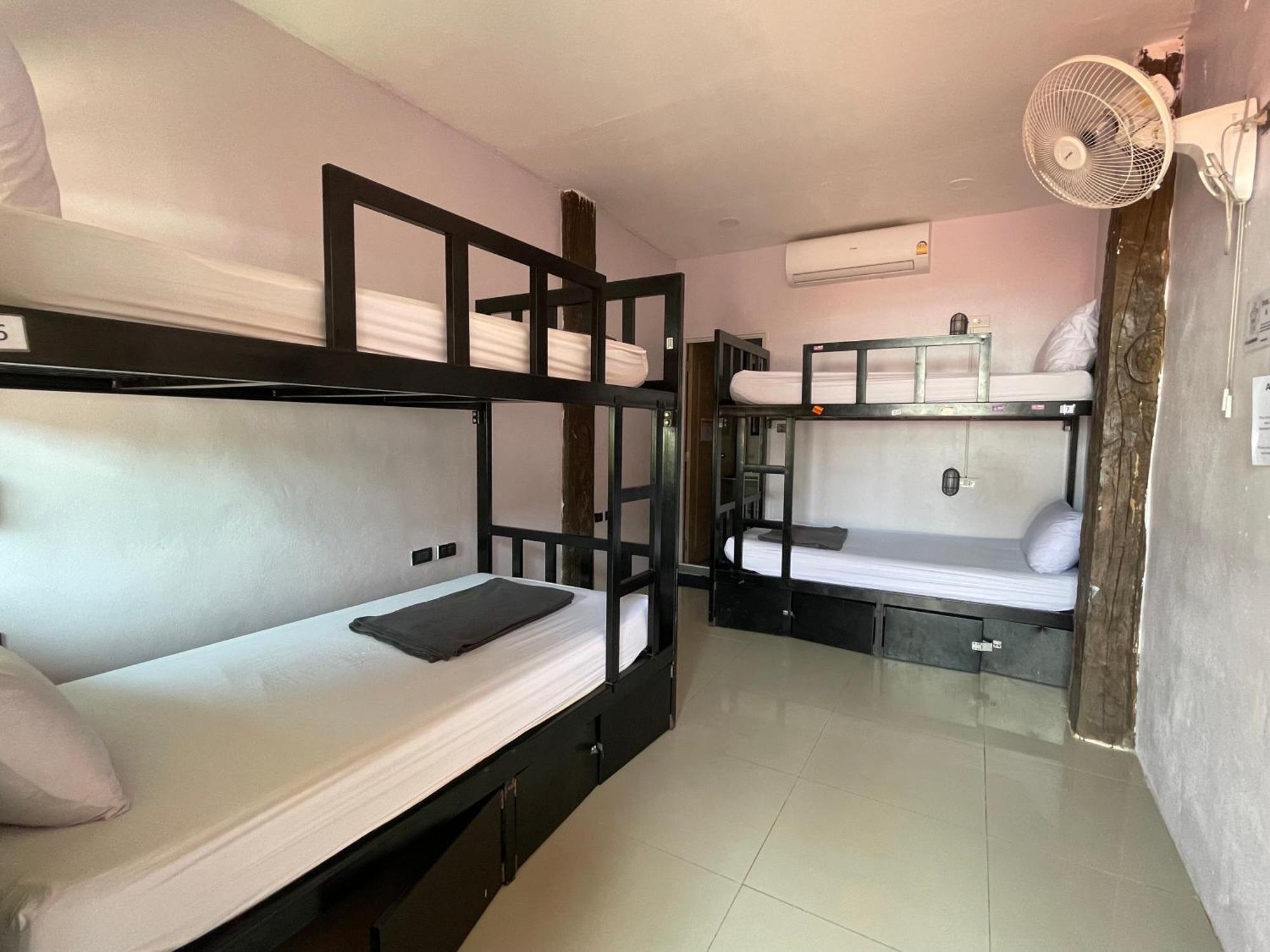 Social Quarters Blanco - Youth Hostel 18 To 35 Only Railay Beach Exterior photo